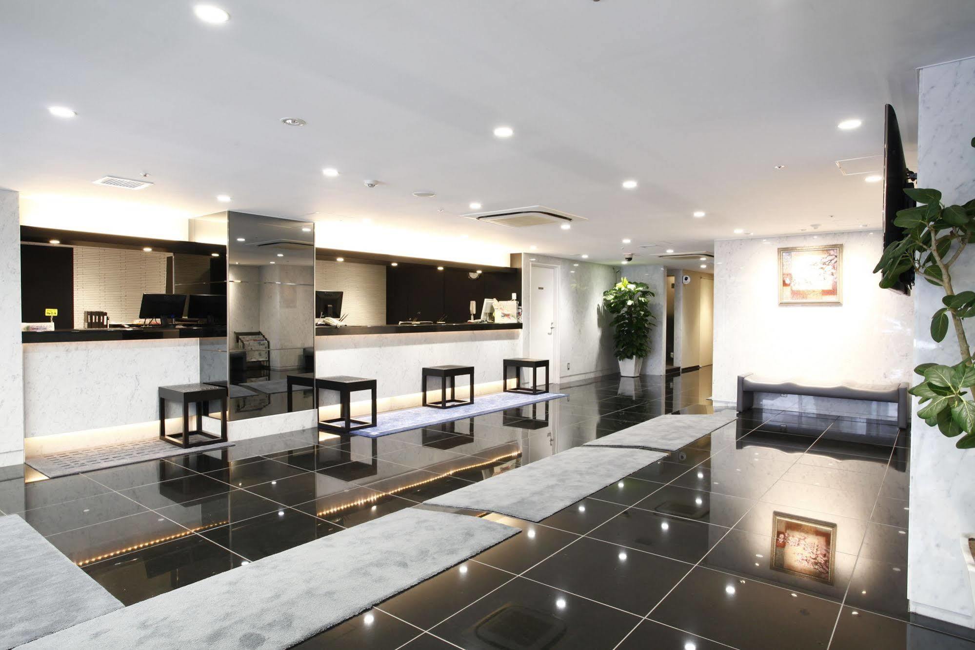New Central Hotel Токио Экстерьер фото